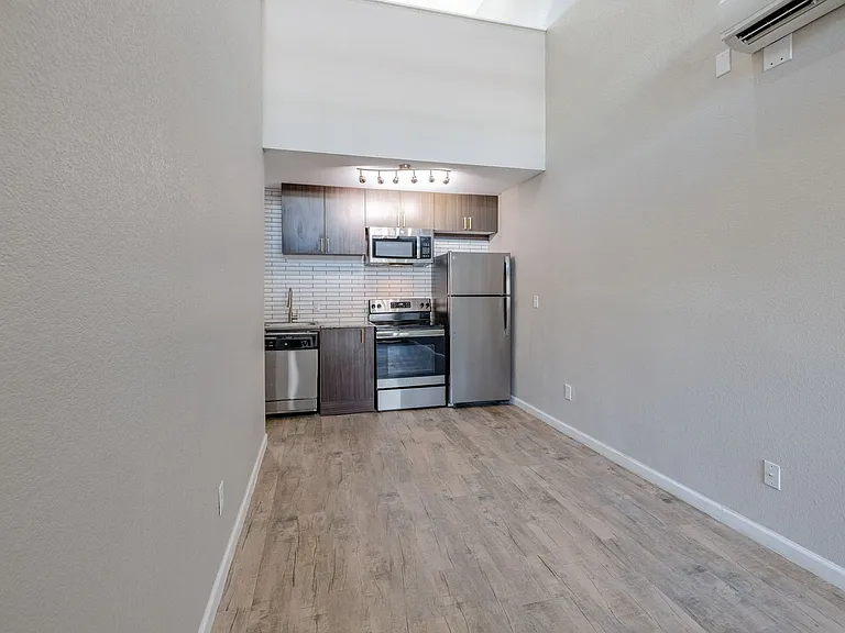 Alma Apartments — Photo 57