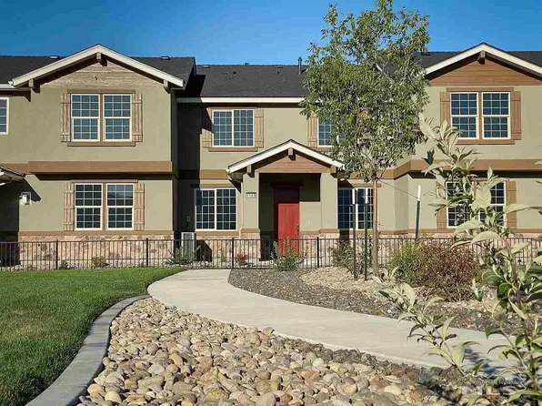 1230 Montevideo Cir, Minden, NV 89423