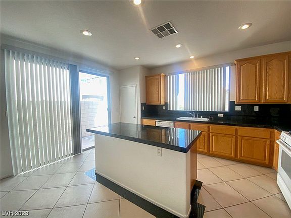 4th image of 10103 W Diablo Dr