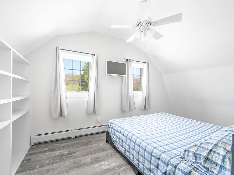 104 Donahue Rd — Photo 9