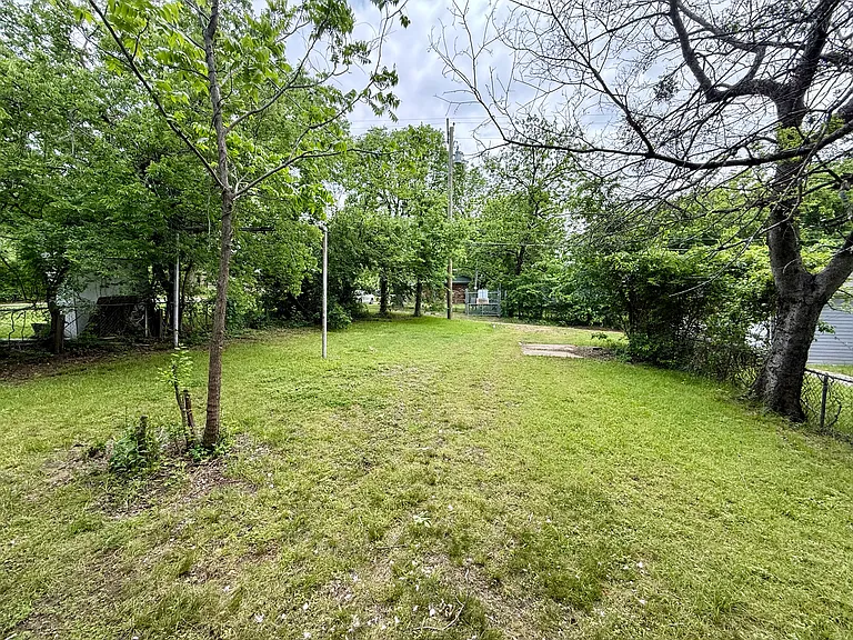 1326 W Sears St — Photo 21