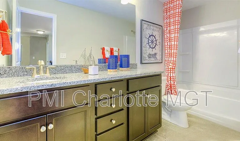 1120 Walbury Hl — Photo 32