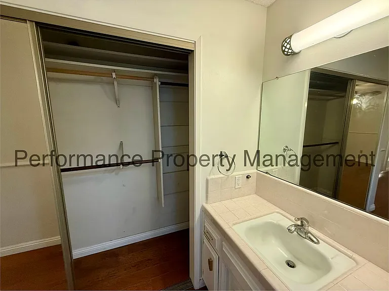 2508 Prestwick Ct — Photo 9