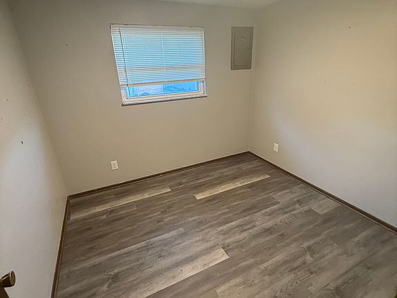 5th image of 507 Staat St