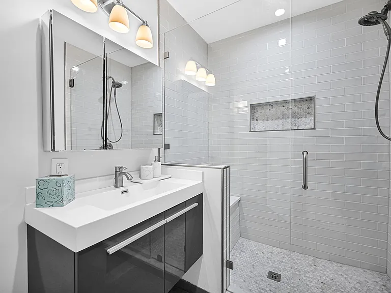 150 NE 50th Ter — Photo 37