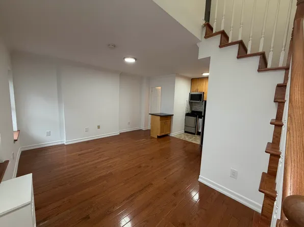 359 East 19th Street image 5 of 20