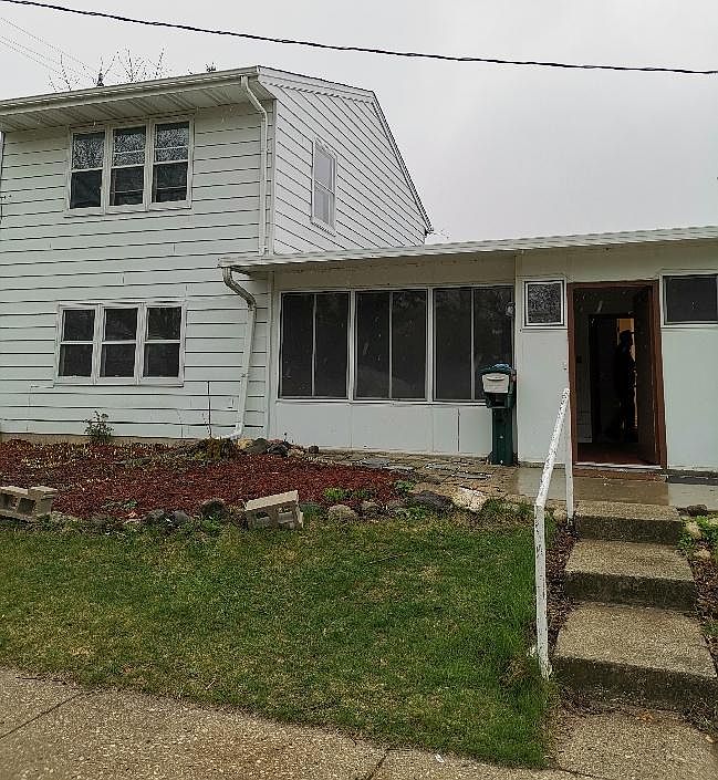1st image of 2801 E Elizabeth Ave