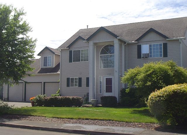 1st image of 15913 NE 42nd St