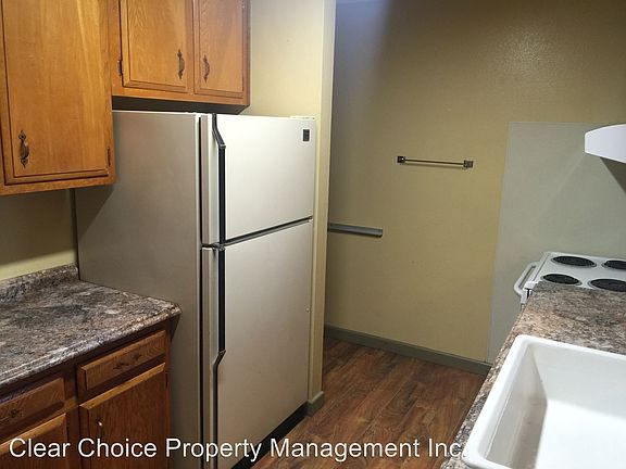 4th image of 380 Whitley Gardens Dr