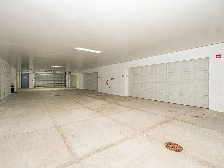 801 N Swim Club Dr #2B — Photo 60