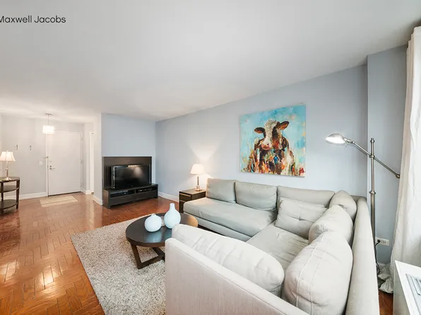 200 Riverside Boulevard image 1 of 7