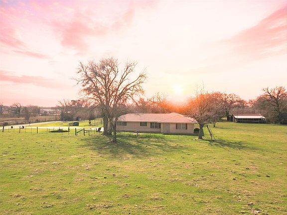 3rd image of 425/AC-22052 Chapman Rd