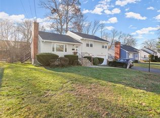 3861 Old Town Rd, Bridgeport, CT 06606