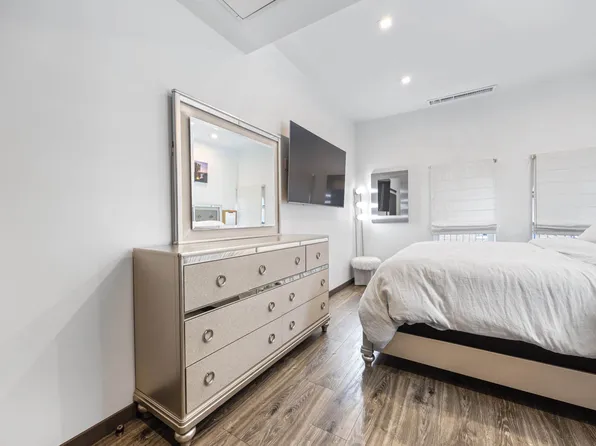 205 East 16th Street image 16 of 17
