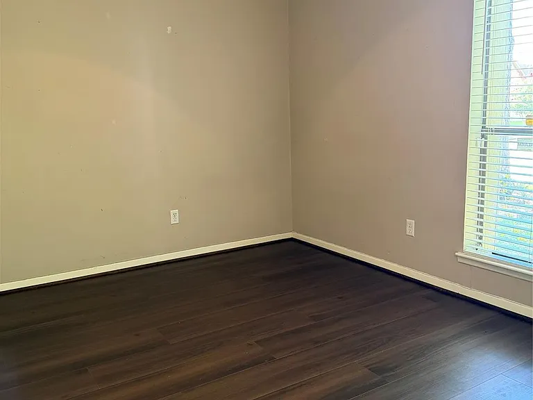 10102 Sagecourt Dr — Photo 16