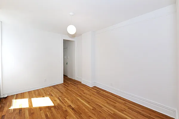 Rented by Aether Property Group | media 37