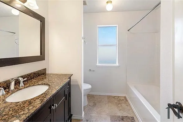 813 Silverbrook Dr — Photo 22