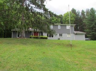 7039 Deepwood Dr, Chagrin Falls, OH 44022