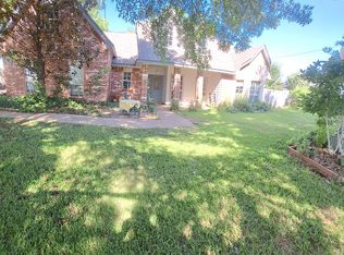 721 Alan Dr, Burleson, TX 76028