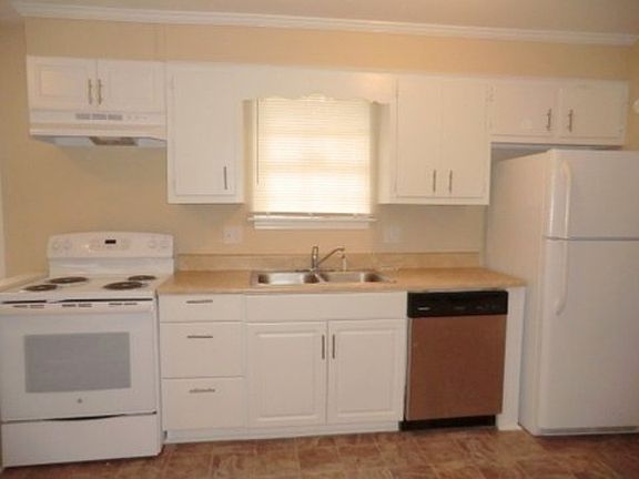2nd image of 3525 Windermere Dr