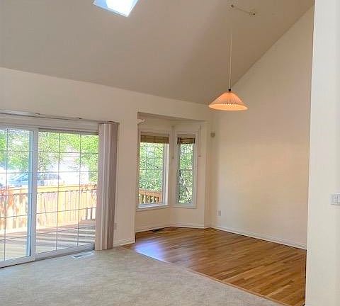 3rd image of 5 Shaker Glen Ln