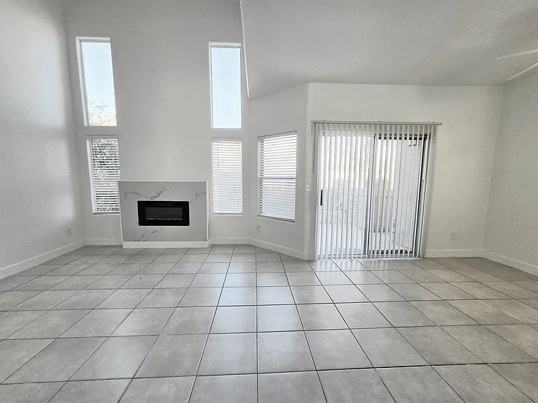 5125 W Reno Ave #1015 — Photo 2