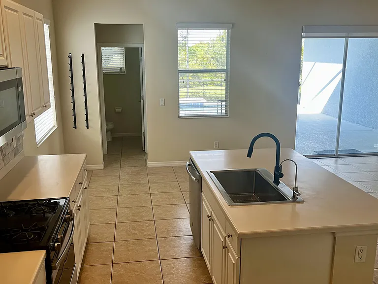 4726 Claremont Park Dr — Photo 20