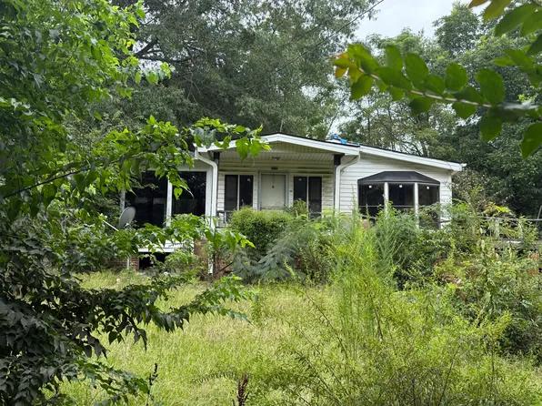724 Burgess Cir, Broadway, NC 27505