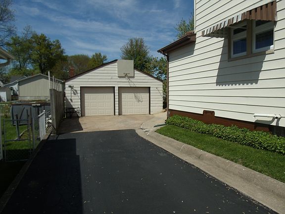 3rd image of 433 E Alton St