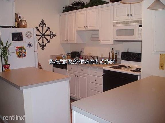 1519178882-00000-iwslwxys2uz-600x4501