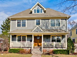 220 Broadway St, Libertyville, IL