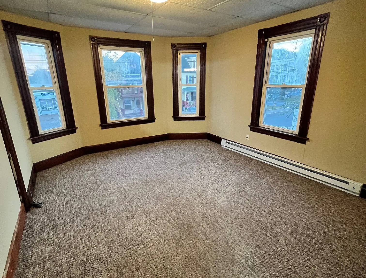 3 bed, 1200 sqft, $1,675 — Photo 3