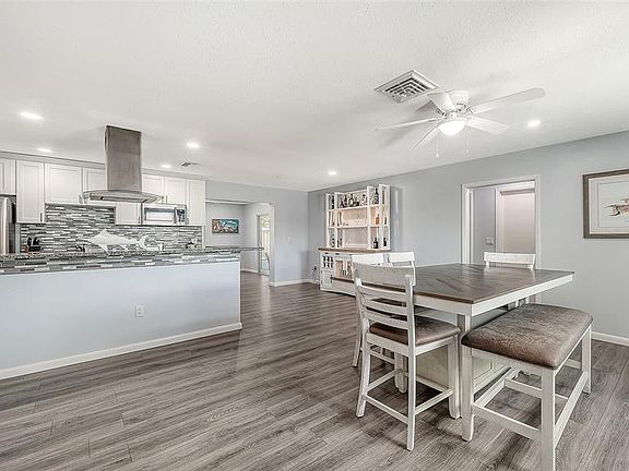 5th image of 972 Leeward Rd