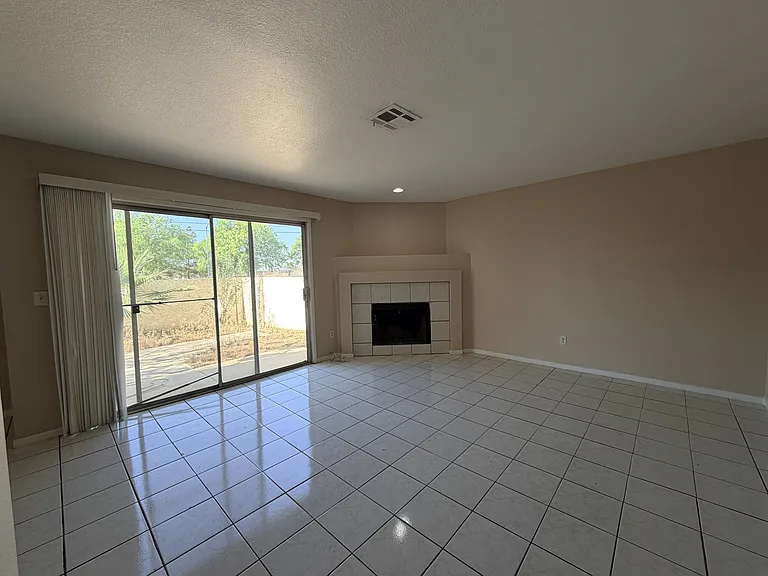 6250 W Flamingo Rd #4 — Photo 1