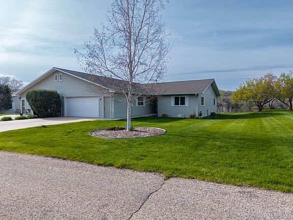 3rd image of 5 Bluebill Dr