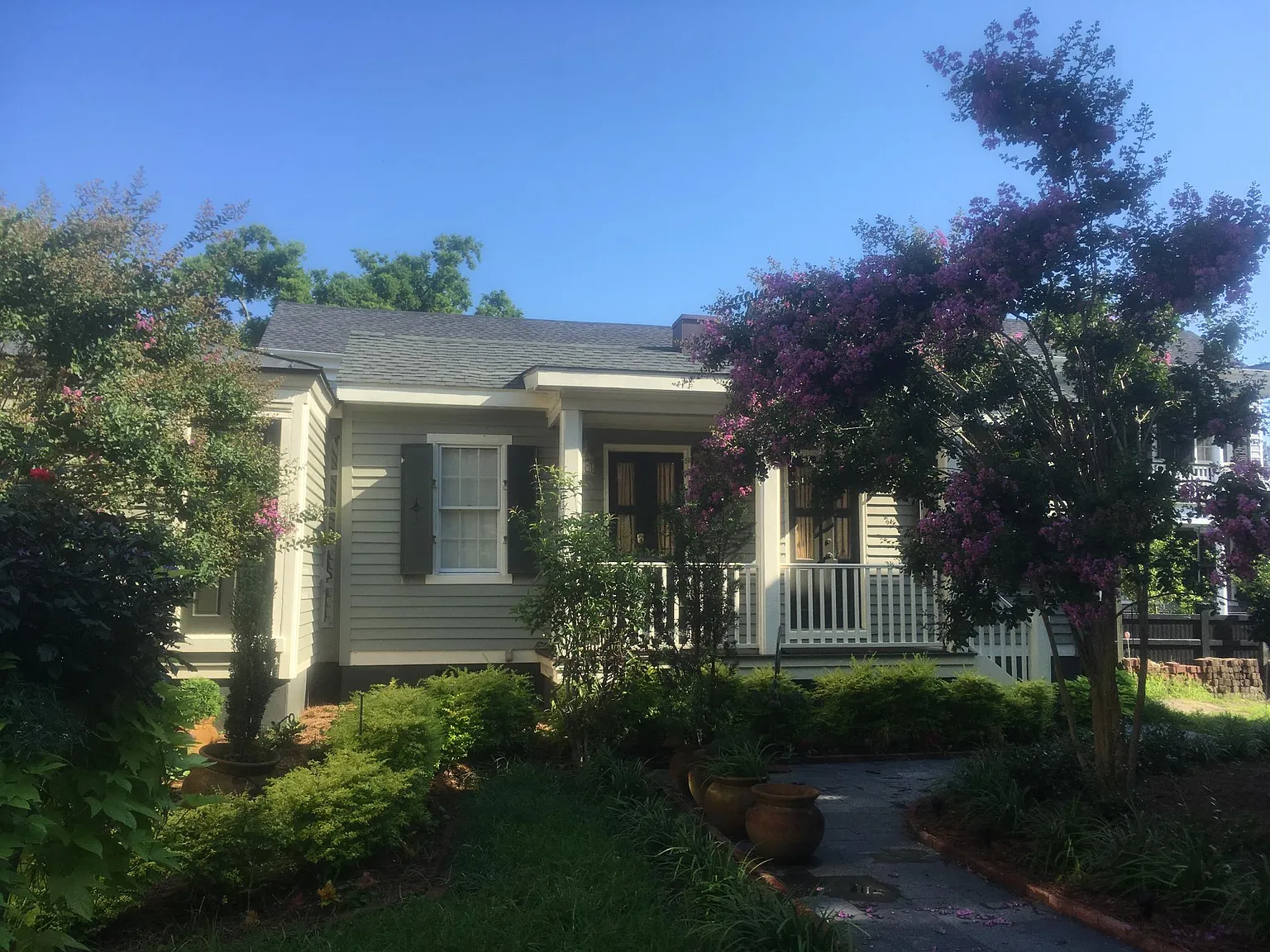 Studio, 550 sqft, $2,500 — Photo 1