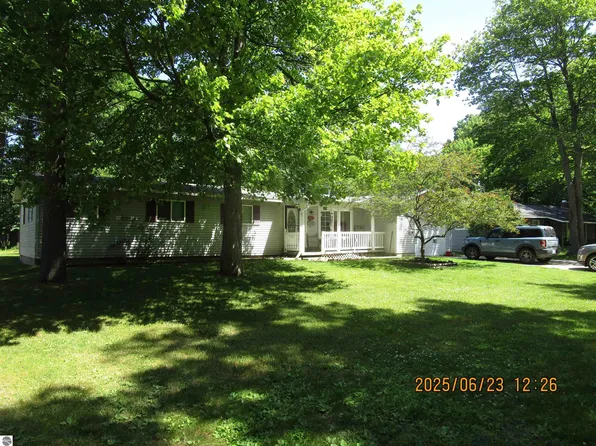 330 Margo St, Tawas City, MI 48763
