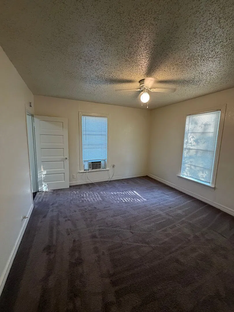 Charming 1-bedroom, 1-bath duplex — Photo 4