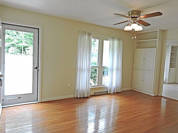 4th image of 122 E Orange St