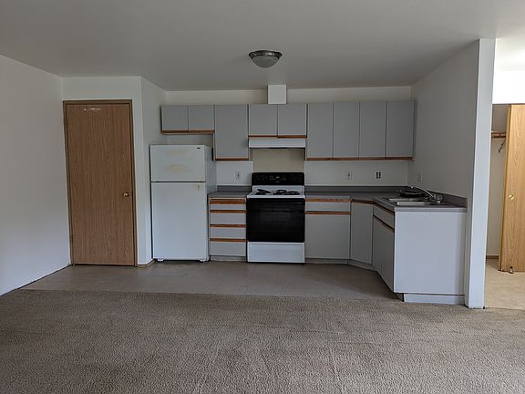 4th image of 621 Sunset Ave NE #101