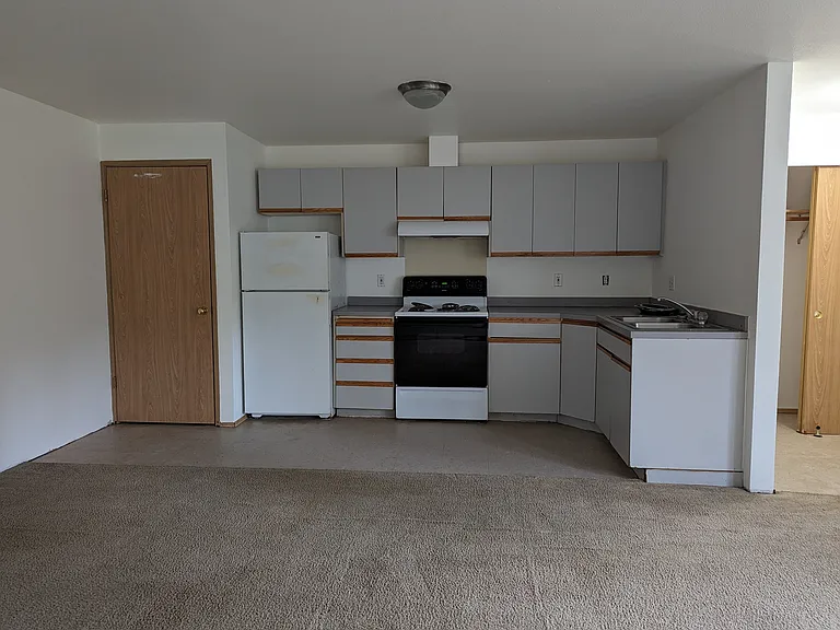 621 Sunset Ave NE #101 — Photo 4