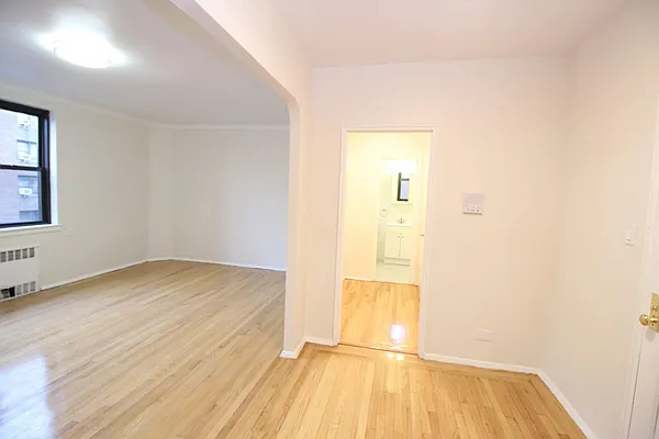 Rented by Kian Realty | media 8