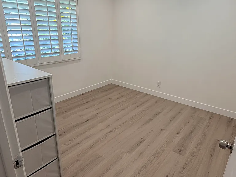 10937 Whitaker Ave — Photo 7