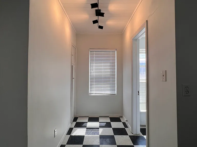 417 S Madison Ave #C — Photo 5