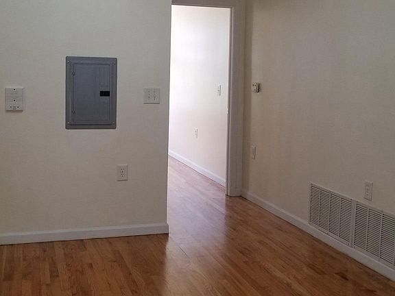 5th image of 41 Clarke Ave #1