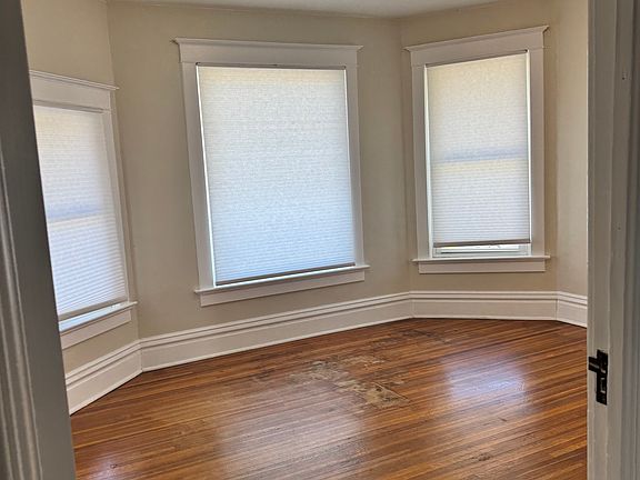 5th image of 315 Jackson St