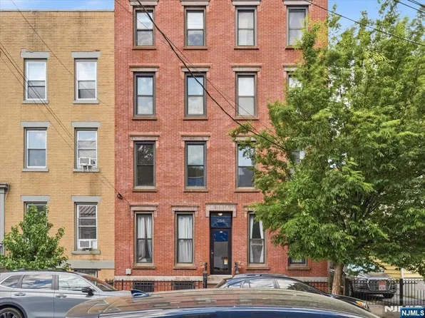 264 3rd St APT 2R, Jersey City, NJ 07302