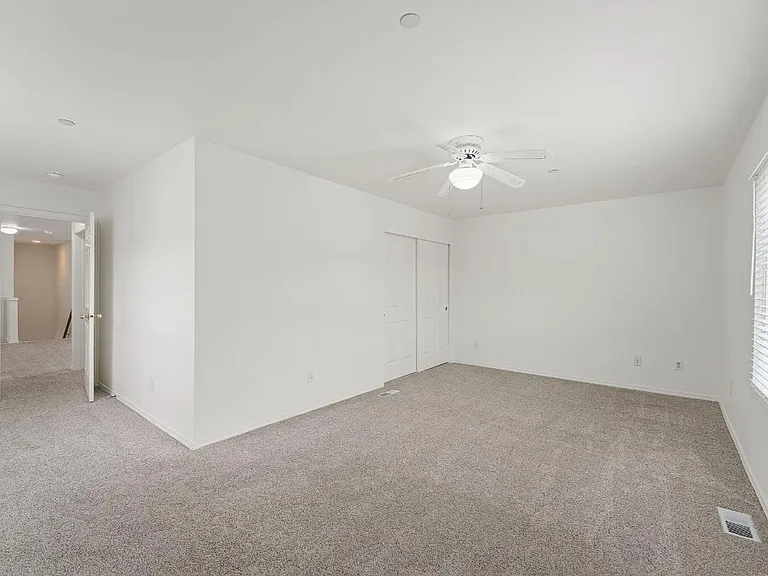 2429 Tolmie Ave — Photo 35