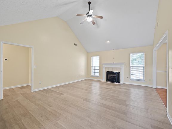 4th image of 440 Grandiflora Cir