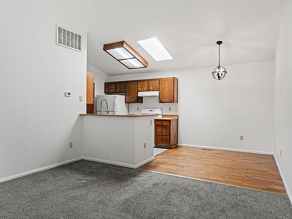 5th image of 572 Empire Drive